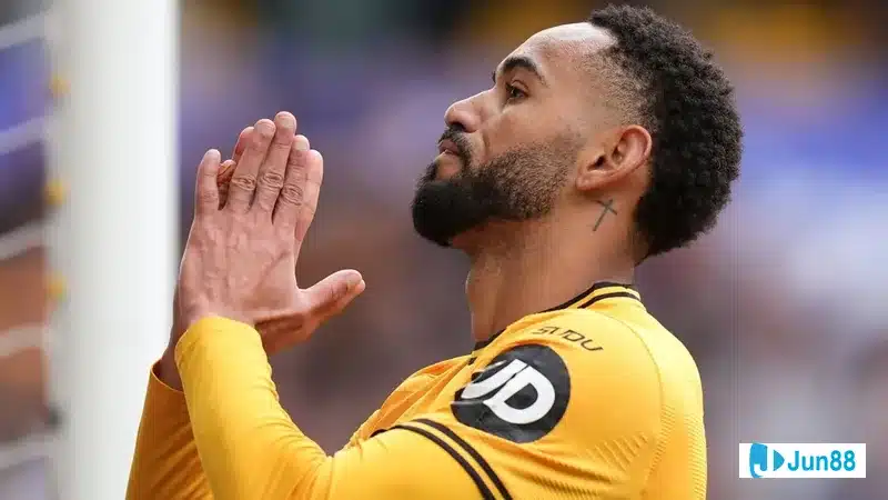 Matheus Cunha trong màu áo đội bóng biểu tượng của hành trình Matheus Cunha trong màu áo đội bóng biểu tượng của hành trình