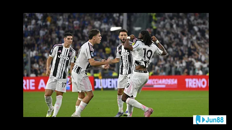 Hành động căng thẳng giữa Verona và Juventus trong trận đấu quyết liệt Hành động căng thẳng giữa Verona và Juventus trong trận đấu quyết liệt